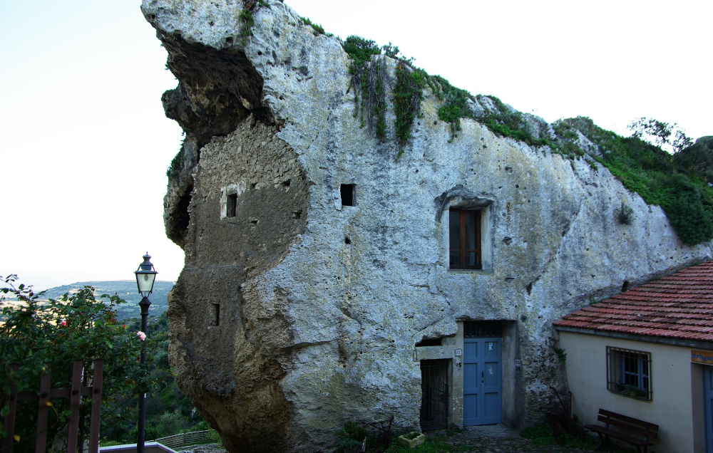 Sedini, Domus della Rocca