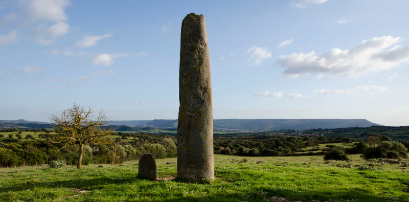 Idoli, modelli di nuraghe e la grande statuaria