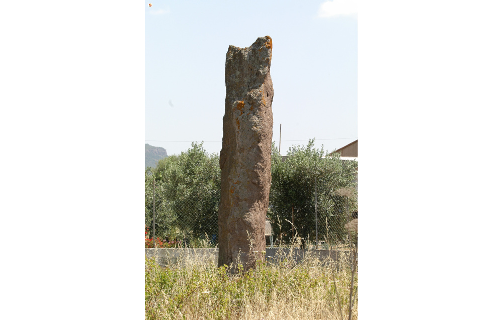 Villaperuccio, Menhir di Monte Narcao e di Terrazzu