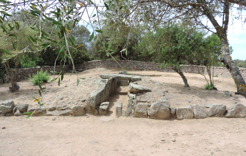 Arzachena, Tomba di giganti Moru