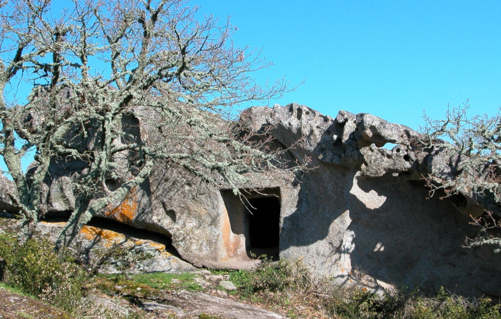 Buddusò, Necropoli di Iselle